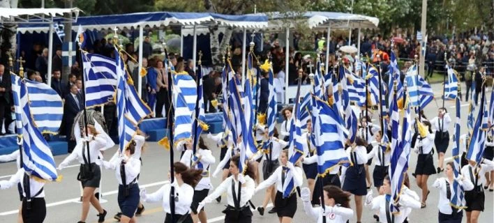 Live η μαθητική παρέλαση της 28ης Οκτωβρίου στη Θεσσαλονίκη